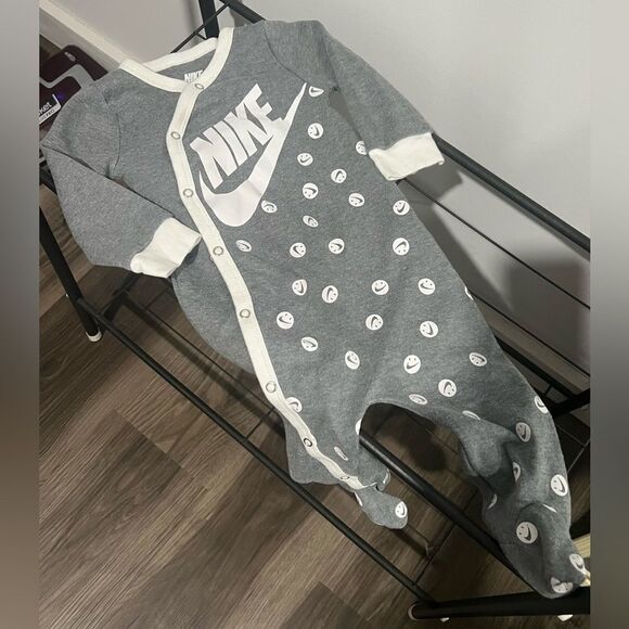 Nike Other - Nike Sleeper Size 6 Months